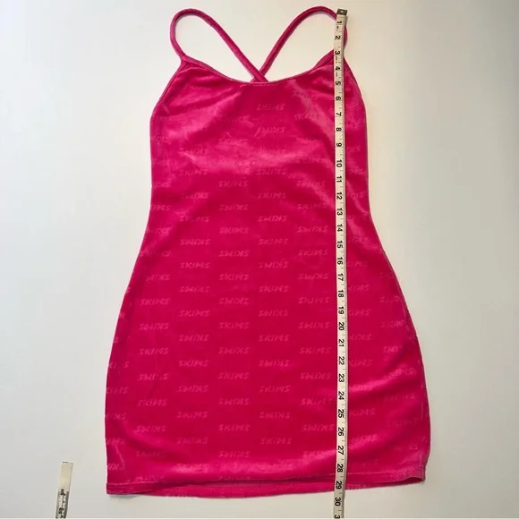 SKIMS KIM KARDASHIAN Hot Pink Velour Logo Mini Dress is available for  purchase on au PAY Market - Imported Goods Online Store Co.Ltd. | au PAY  Market - Online Shopping Site